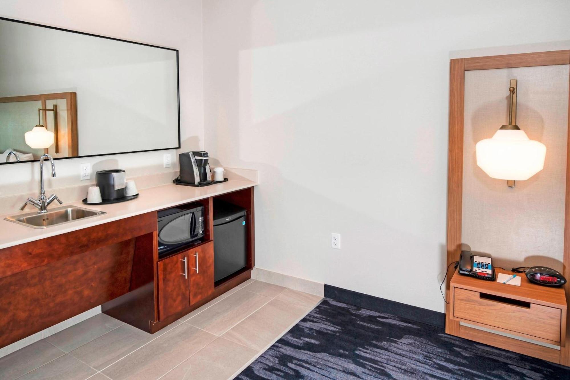 Fairfield Inn & Suites By Marriott Ottawa Airport Exteriör bild